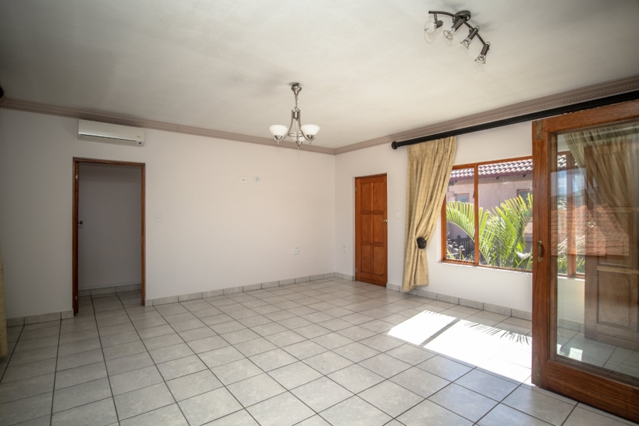 5 Bedroom Property for Sale in Birdwood Estate North West
